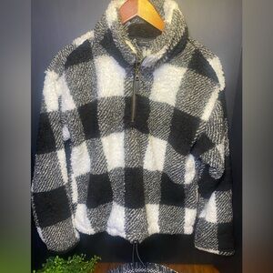 NWT‎ Love Tree Black and White Plaid Fleece Half  Zip-Up Jacket